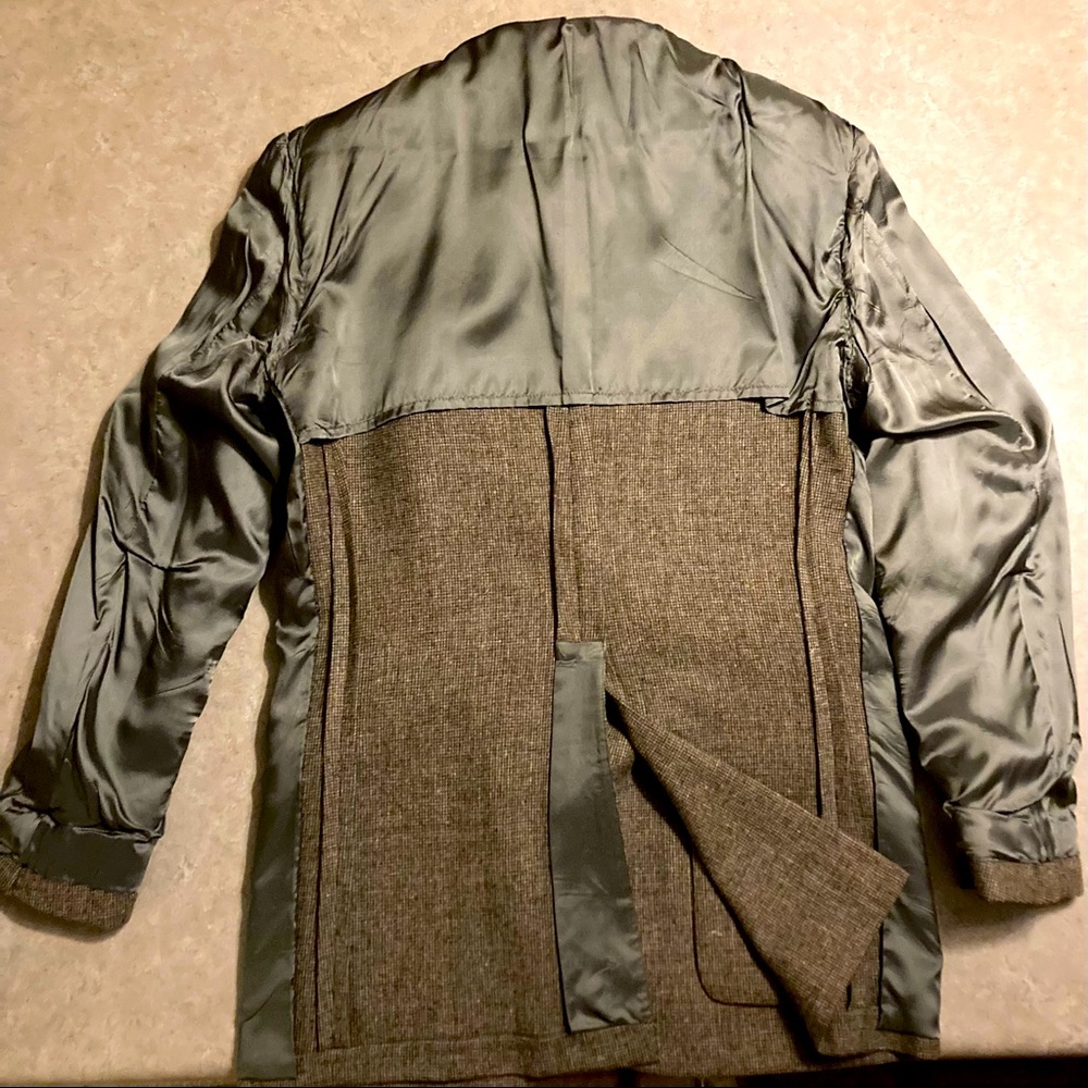 Vintage Austin Reed blazer, circa 1968-1976. Primarily brown & tan-wool(?) blend - Picture 9 of 13